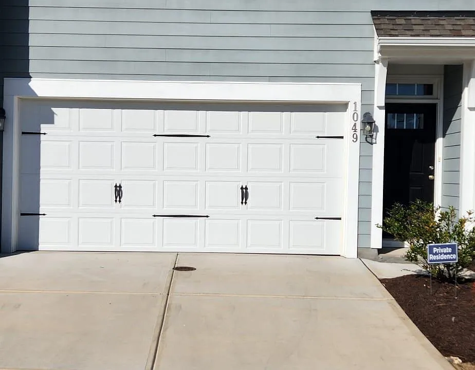 1049 Islip Pl