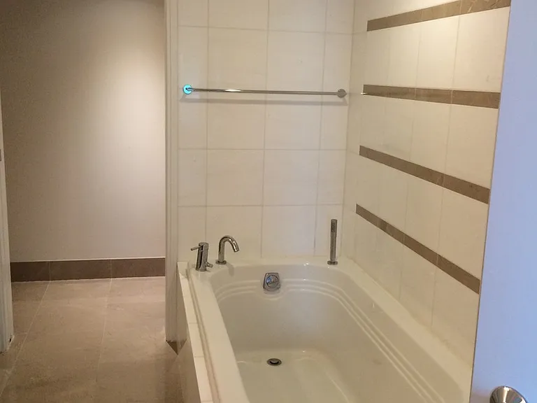 1177 Queen St #4201 — Photo 7
