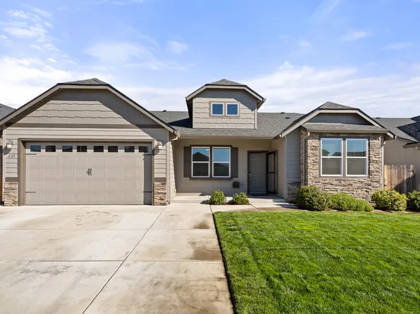 1615 Pearl Eye Ln, Medford, OR 97504