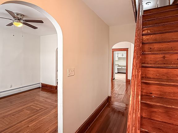 4th image of 20 Shiffer Ln