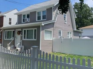 142-43 249th St #1, Rosedale, NY 11422