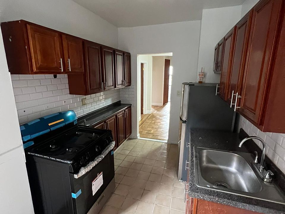 2nd image of 655 E 223rd St #1H