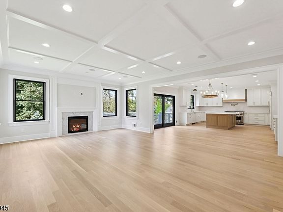 5th image of 25 Beverly Rd