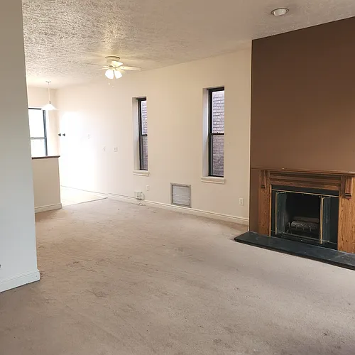 1304 Liverpool St Photo 1
