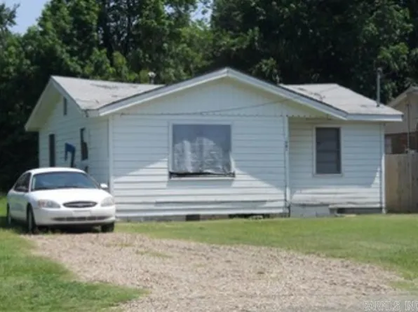 2701 W Pullen St, Pine Bluff, AR 71601