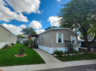 43104 Riviera Ave, Sterling Heights, MI 48314