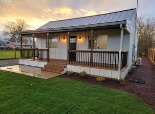 435 N 8th St, Harrisburg, OR