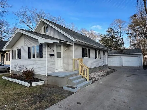 2528 Maffett St, Muskegon Heights, MI 49444