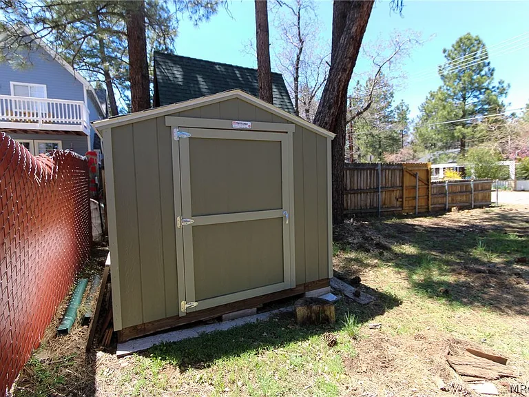 512 Barton Ln N — Photo 22