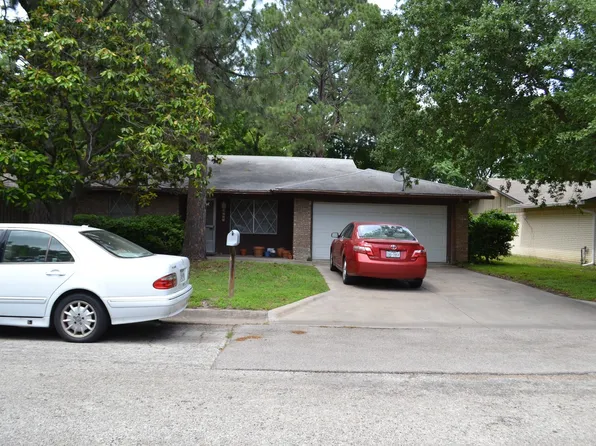 2717 Foxcroft Cir, Denton, TX 76209