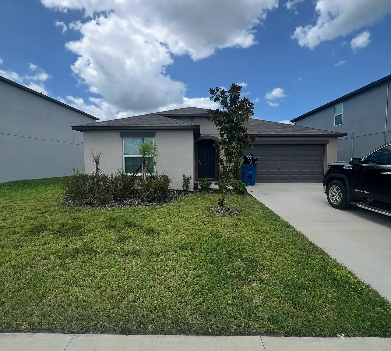 4 bed, 2.0 bath, 1936 sqft, $2,250 — Photo 1