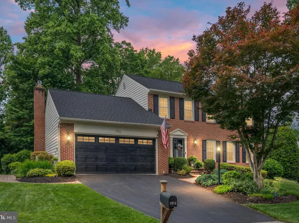 8058 Oak Crest Ln, Fairfax Station, VA 22039