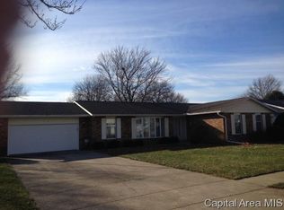 412 E Heights Ave, Taylorville, IL