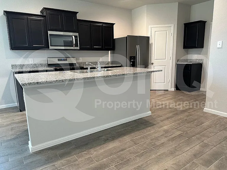 8613 Wildwest Dr — Photo 4