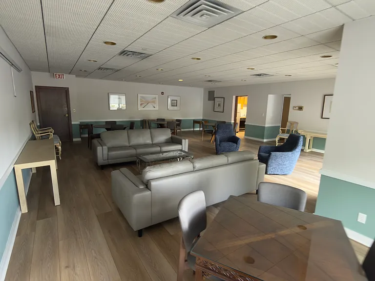 Chelsea Condos — Photo 82
