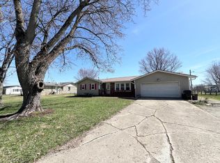 2219 E Little Bear Rd, Connersville, IN 47331