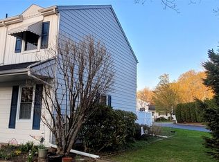 1102 Appletree Ln, Erie, PA 16509