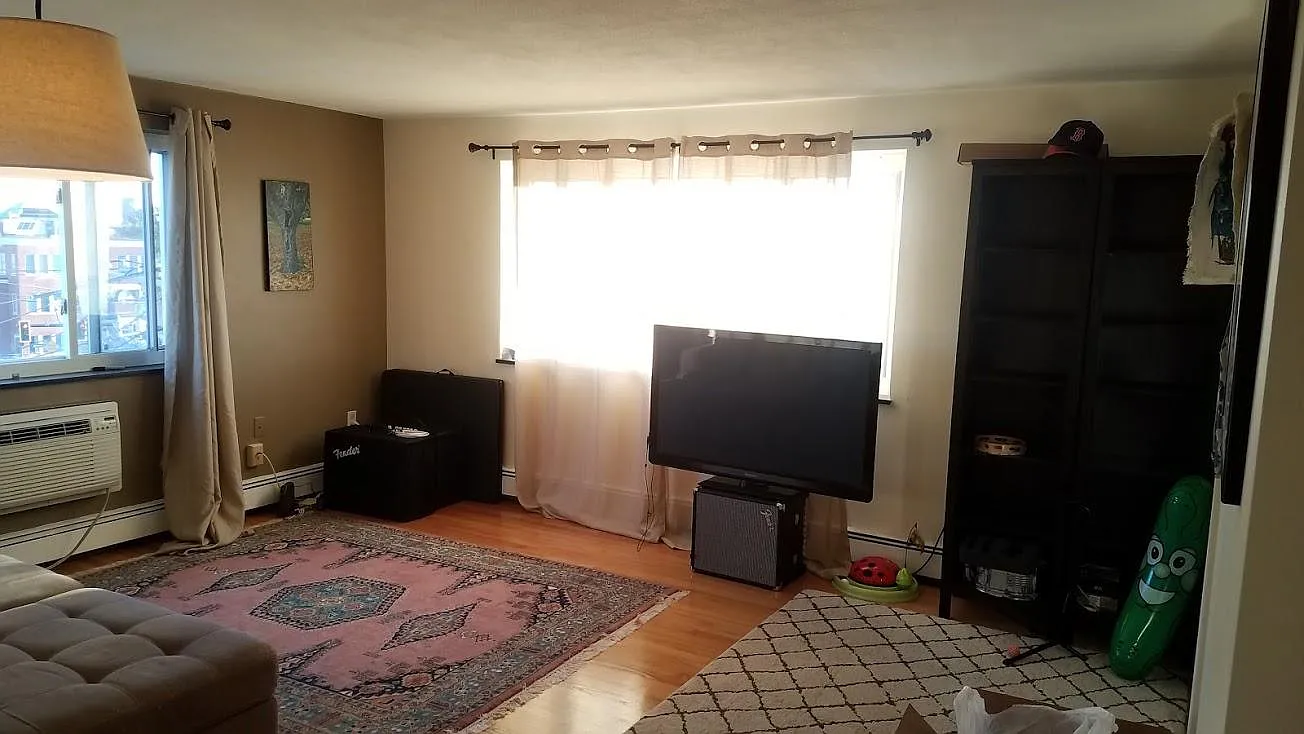 1 bed, 706 sqft, $2,300 — Photo 3