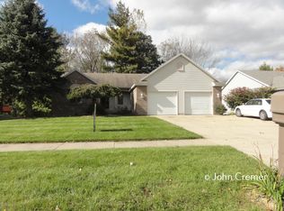 755 Ridgefield Dr, Coopersville, MI 49404