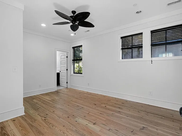 24 Line St — Photo 18