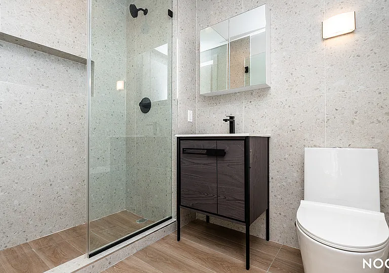 31-61 Vernon Blvd #1R — Photo 13