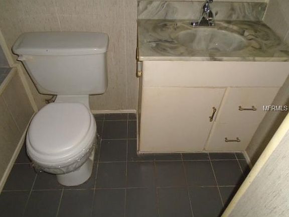 3rd image of 5857 92nd Ave