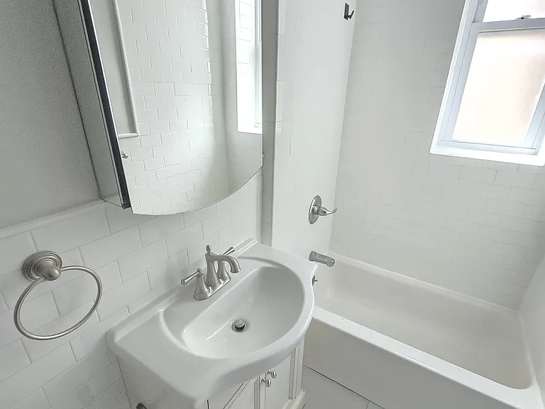 284 3rd St #AD — Photo 7