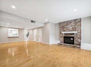 2232 S Piney Point Rd APT 101, Houston, TX 77063