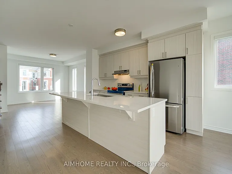 60 Avani Ave — Photo 6