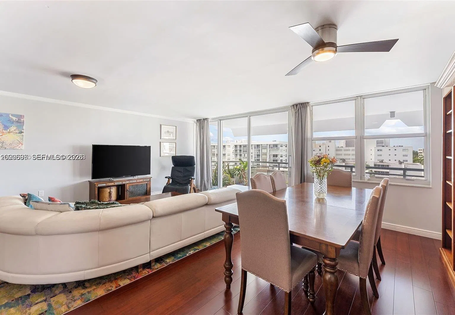 The Vintage Condo — Photo 2