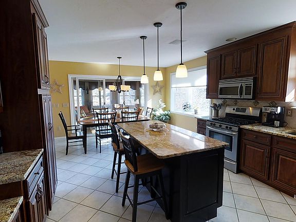 Kitchen with center island