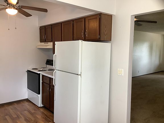2nd image of 822 Glenwood Rd #822
