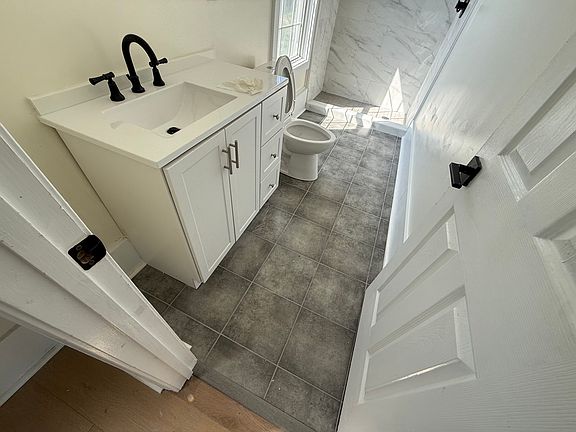 4th image of 3512 Gamage Dr #2