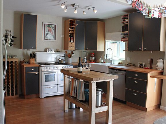 A cozy kitchen with vintage Wedgewood stove