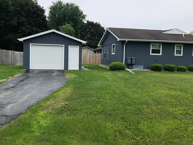 1702 Thunderbird Dr — Photo 24