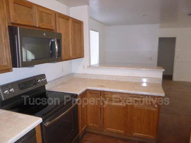 5 bed, 2.0 bath, 1850 sqft, $1,850 — Photo 1