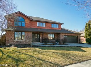 19332 Lancaster Dr, Mokena, IL 60448