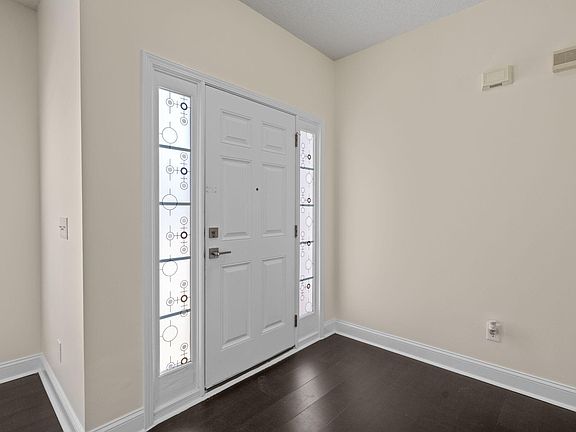 4th image of 513 Thistlegate Trl