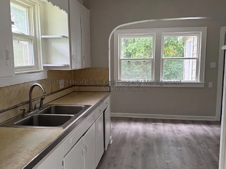 2723 Lathrop Ave — Photo 9