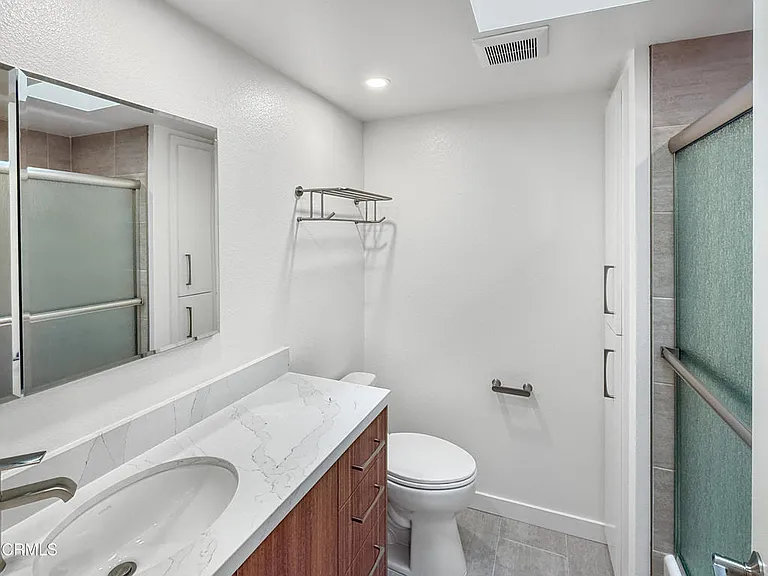61C Redwood Ave — Photo 33