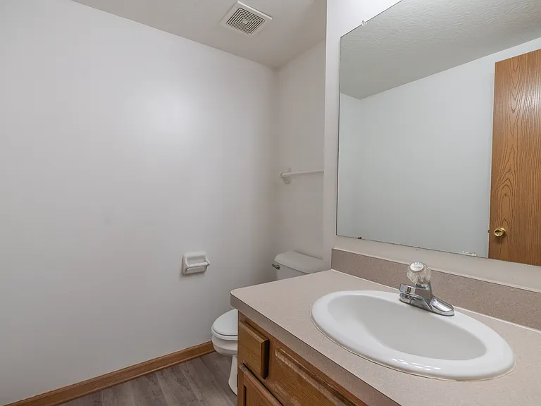 240 Richards Dr — Photo 12