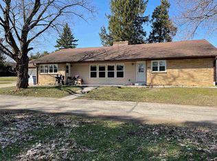 401-403 Mineral Point Rd, Janesville, WI 53548