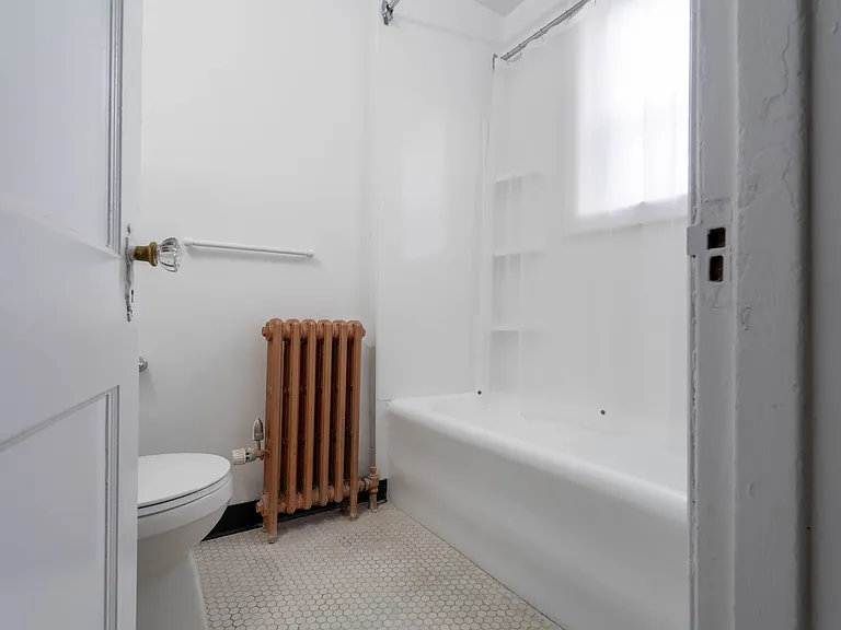 115 Sherbrook St — Photo 18