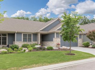 992 Fox Valley Pl SW, Rochester, MN 55902