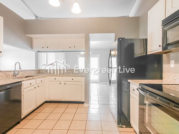 4th image of 1517 Windsor Dr