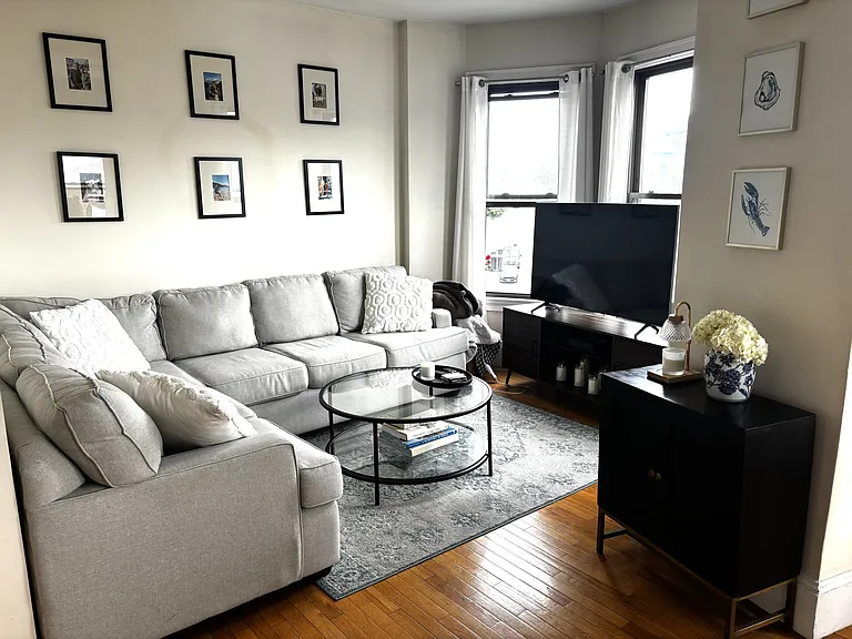 479 W Broadway #3 — Photo 1