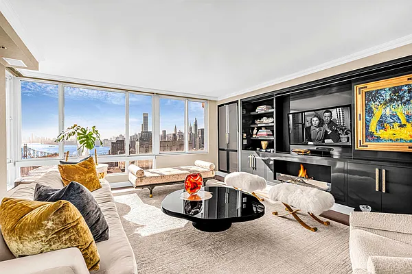 Sold by Sotheby's International Realty | media 34