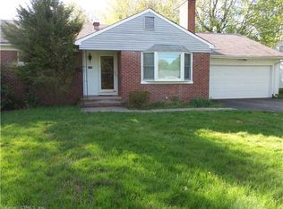 1100 Dunbar Hill Rd, Hamden, CT 06514