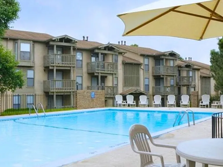 Polo Run Apartments — Photo 6