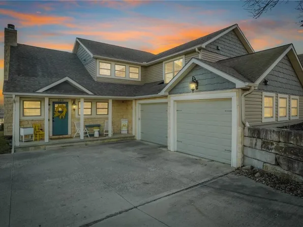 560 Lake Viking Ter, Gallatin, MO 64640